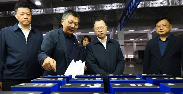 周振宇调研园区发展和经济运行工作